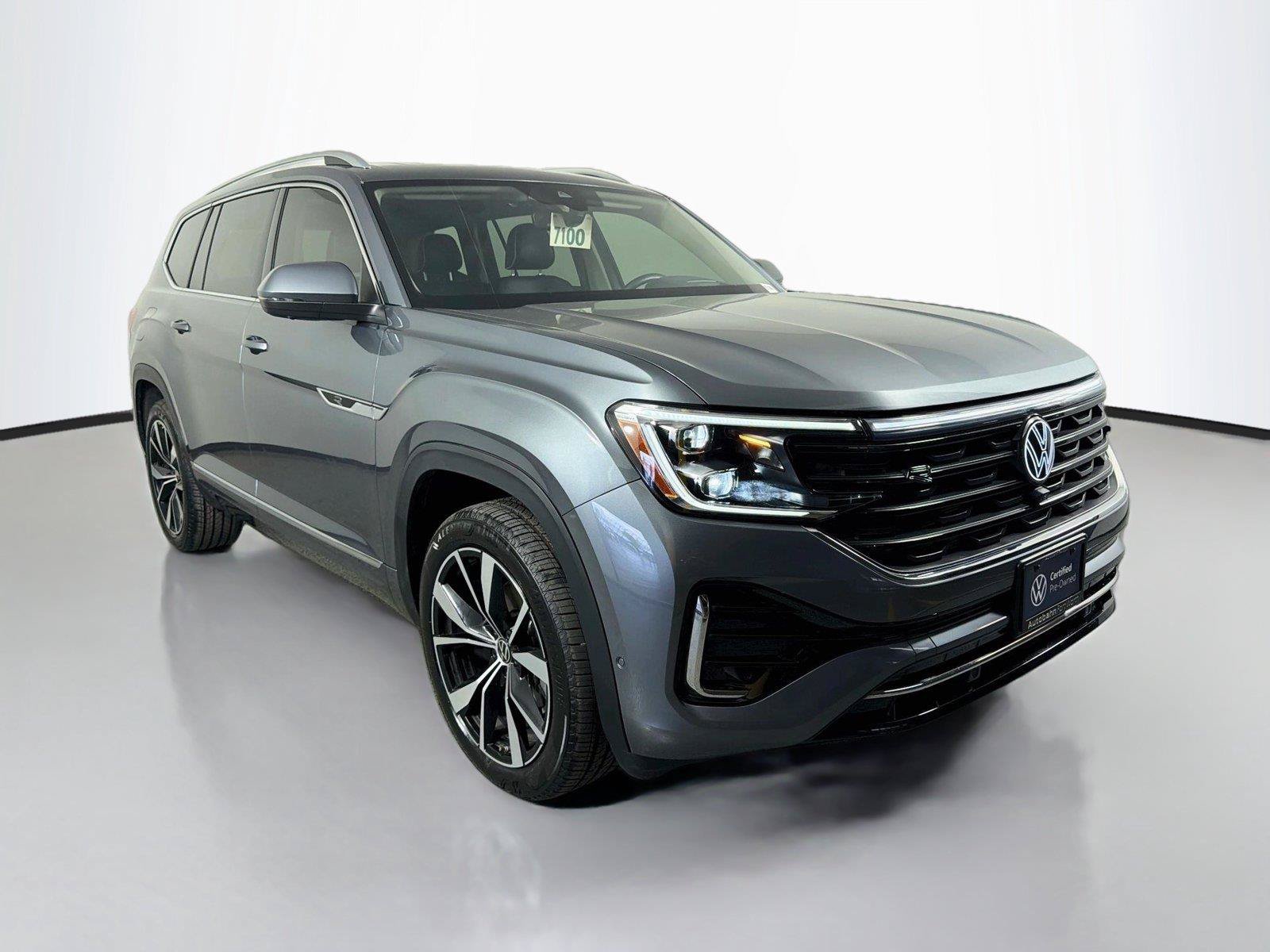 Used 2024 Volkswagen Atlas SEL Premium R-Line AWD/4WD image 3