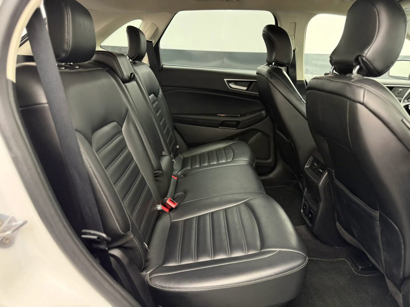 Used 2019 Ford Edge SEL w/ Equipment Group 201A AWD/4WD image 26