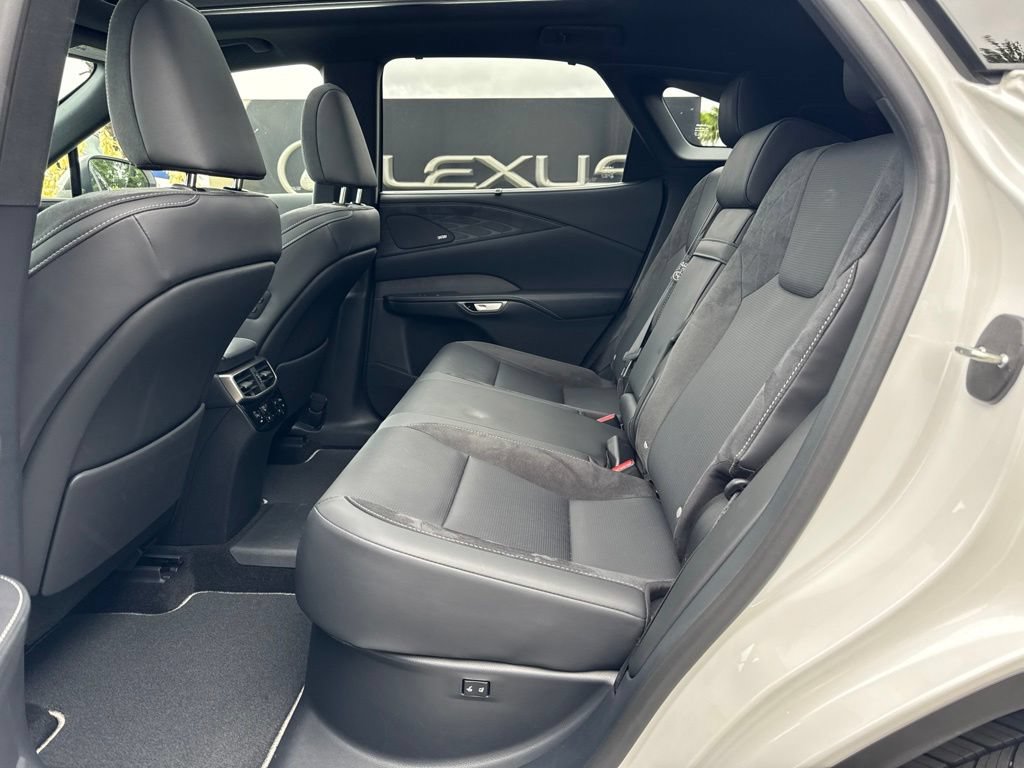 Certified 2025 Lexus RX 450h AWD w/ Luxury Package image 5