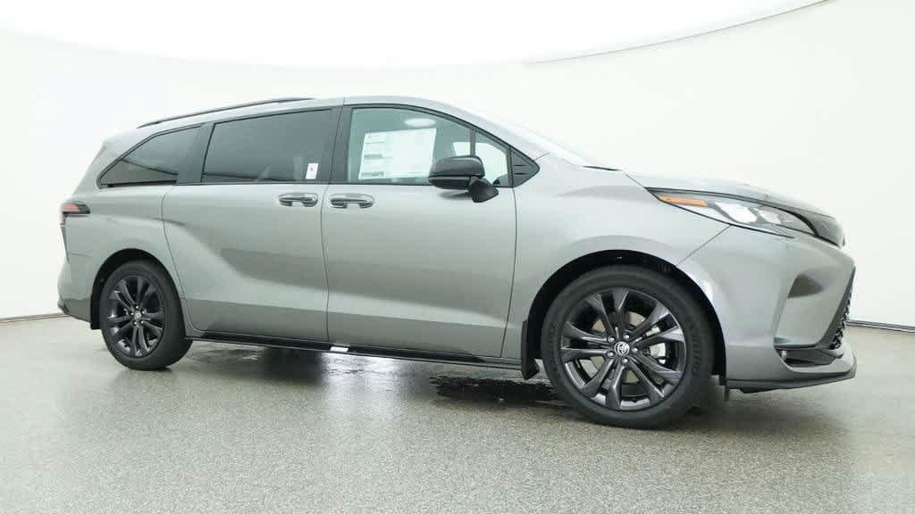 New 2026 Toyota Sienna XSE FWD image 31