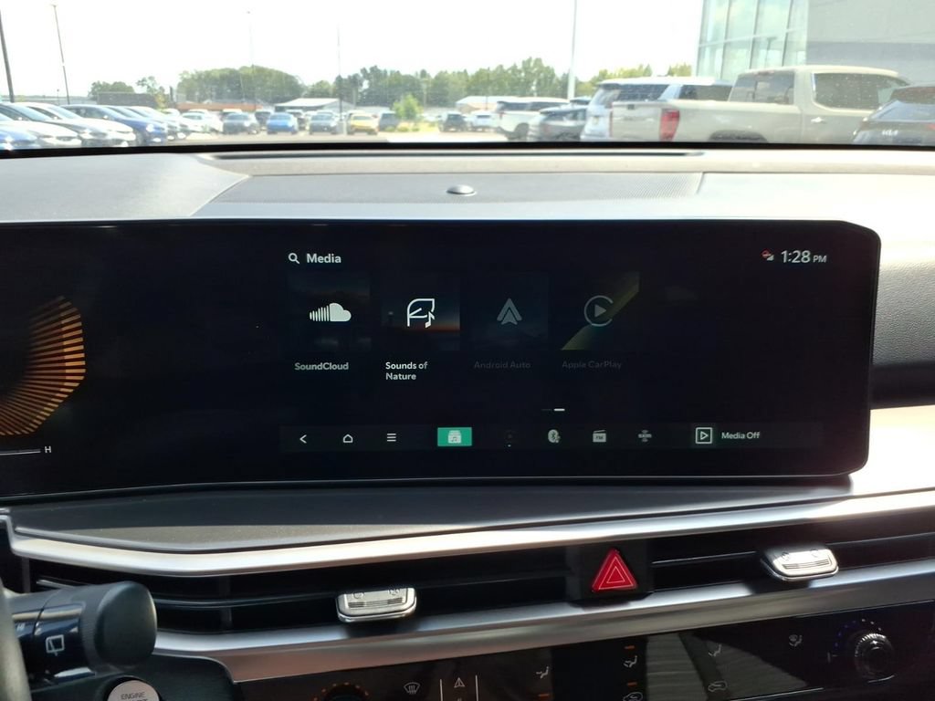 Certified 2026 Kia Sorento LX FWD image 18