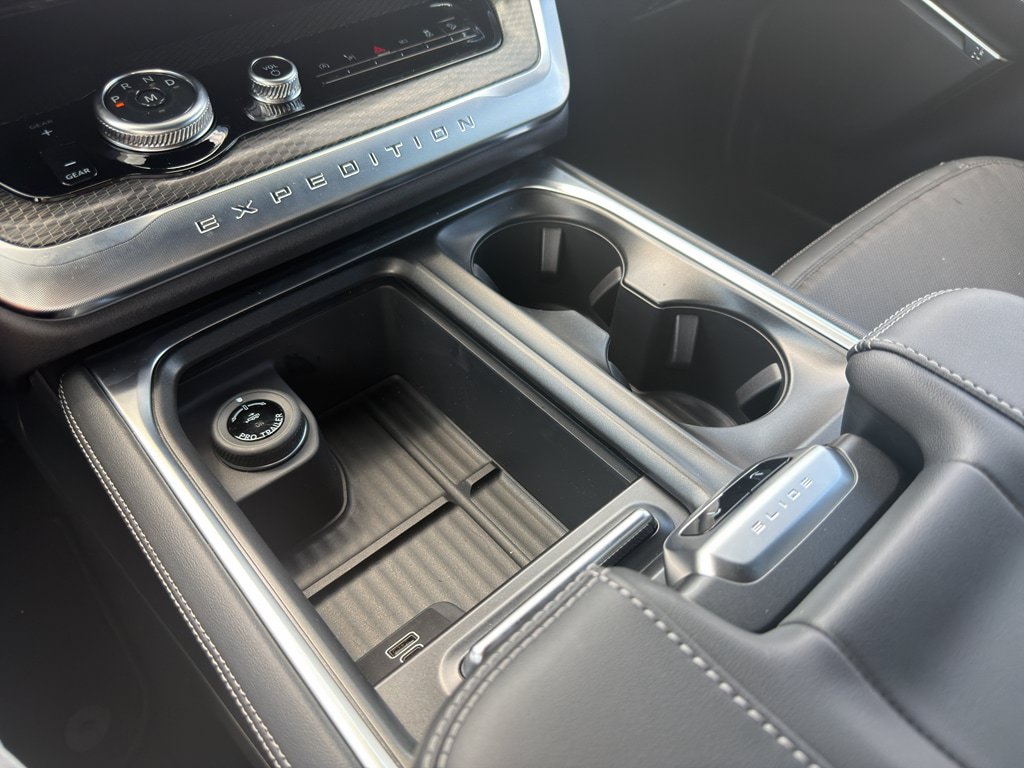 New 2026 Ford Expedition Platinum w/ Stealth Appearance Package AWD/4WD image 39