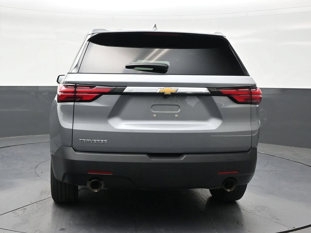 Used 2023 Chevrolet Traverse LS FWD image 4