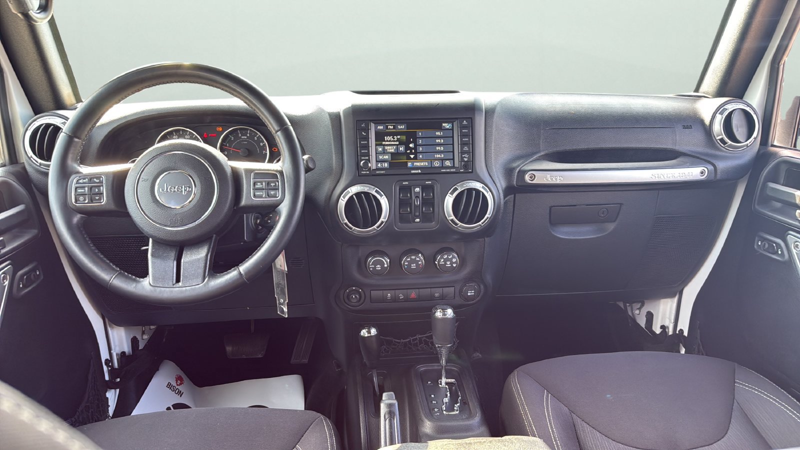 Used 2015 Jeep Wrangler Unlimited Sahara w/ Connectivity Group AWD/4WD image 44