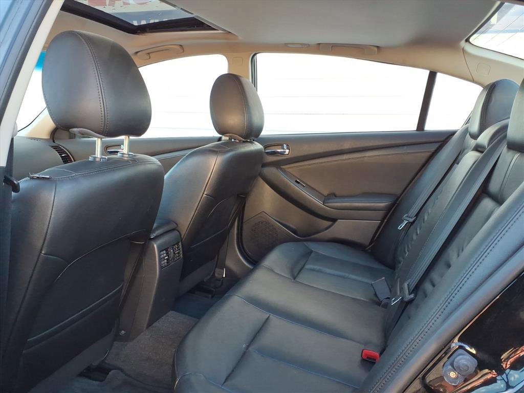 Used 2012 Nissan Altima 3.5 SR w/ Sport Pkg FWD image 11