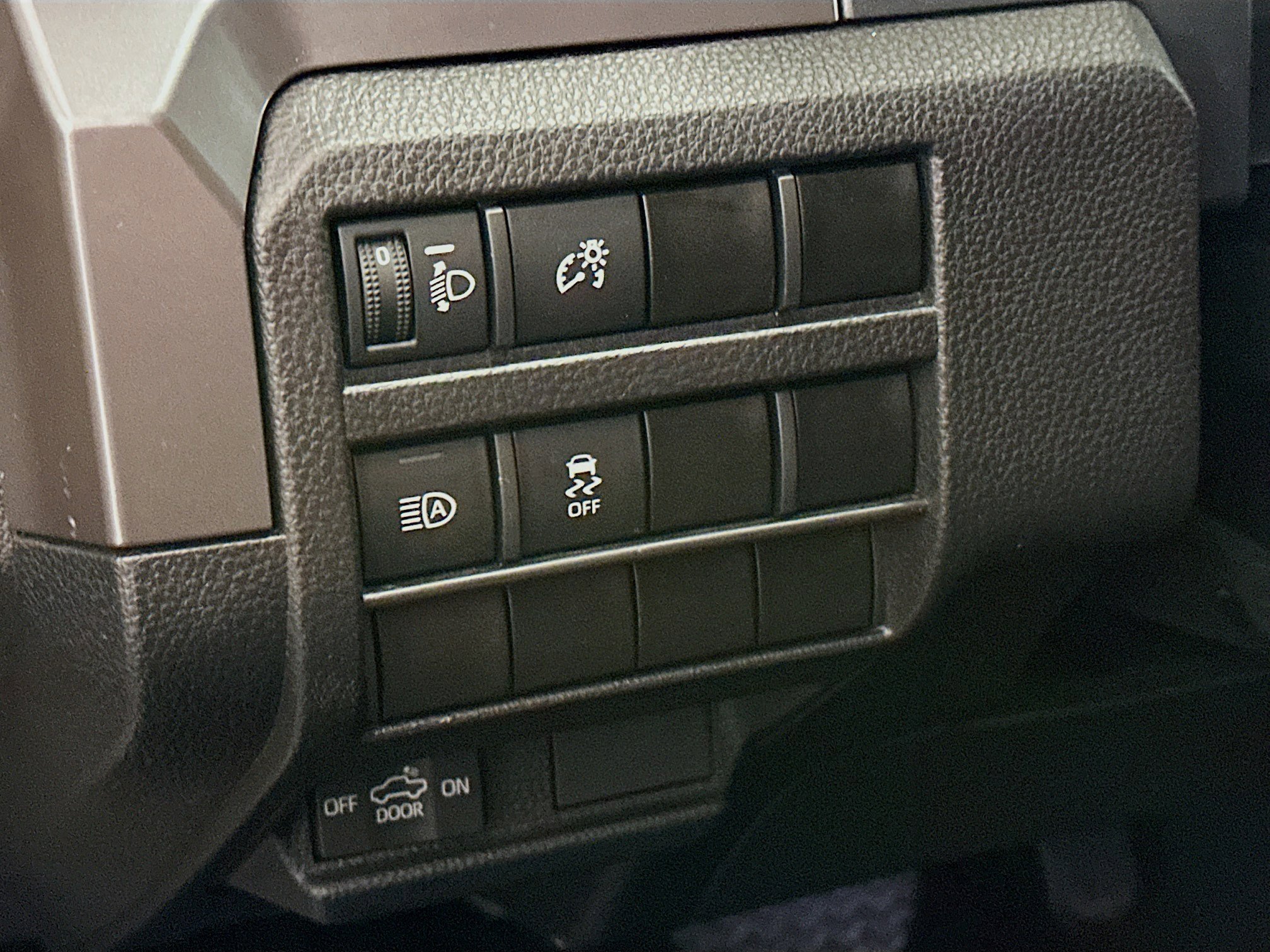 Used 2025 Toyota Tacoma TRD Off-Road image 17