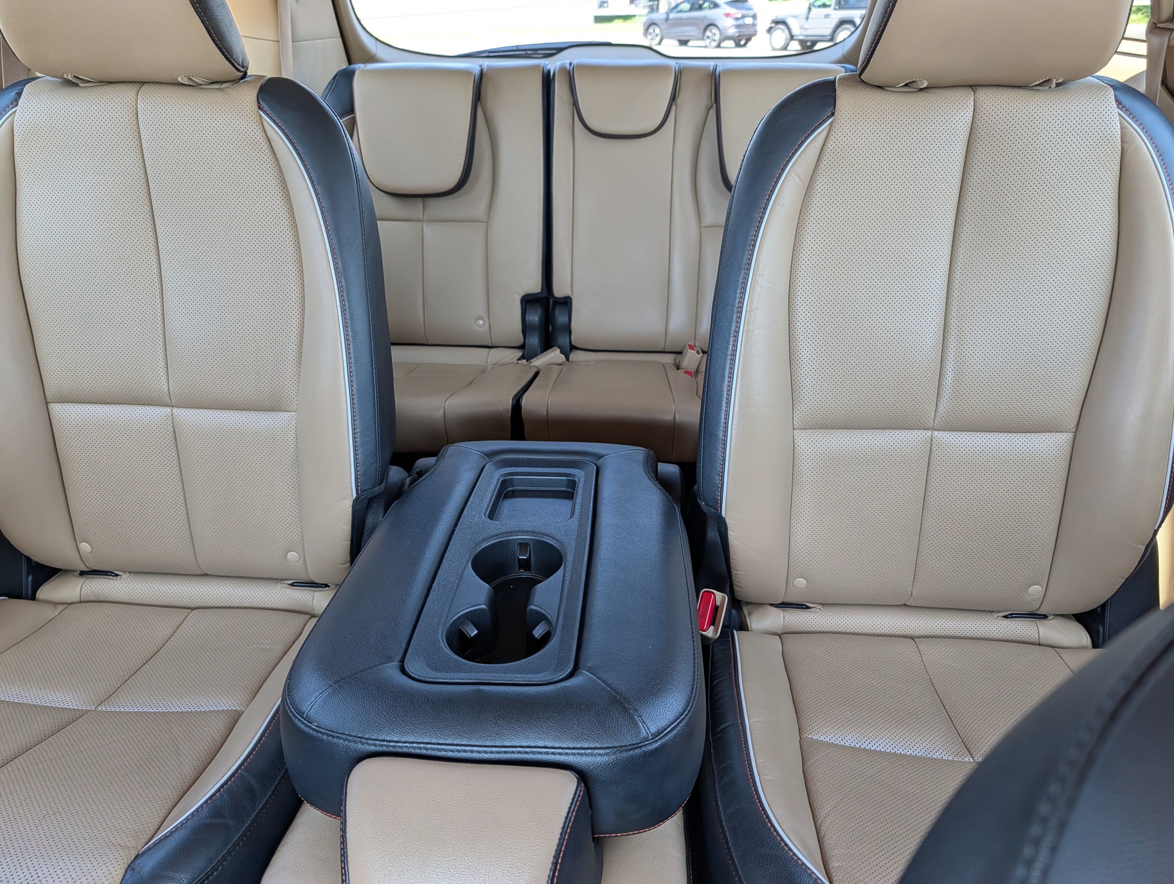 Used 2017 Kia Sedona LX w/ LX Essentials Premium Package FWD image 10