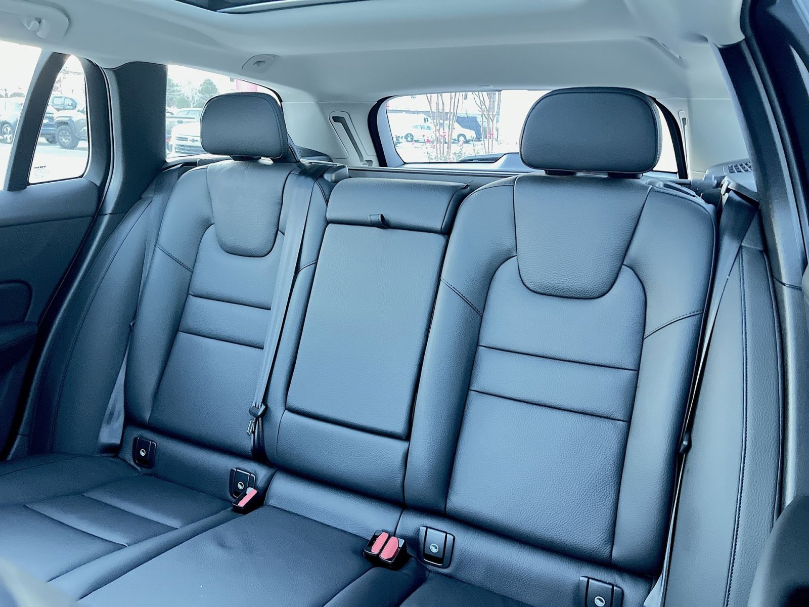 Certified 2024 Volvo V60 B5 Cross Country Plus image 24