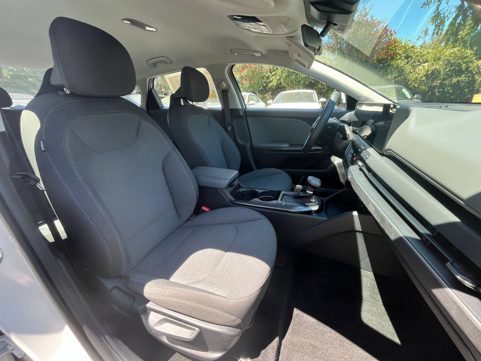 Used 2025 Kia K4 FWD image 35