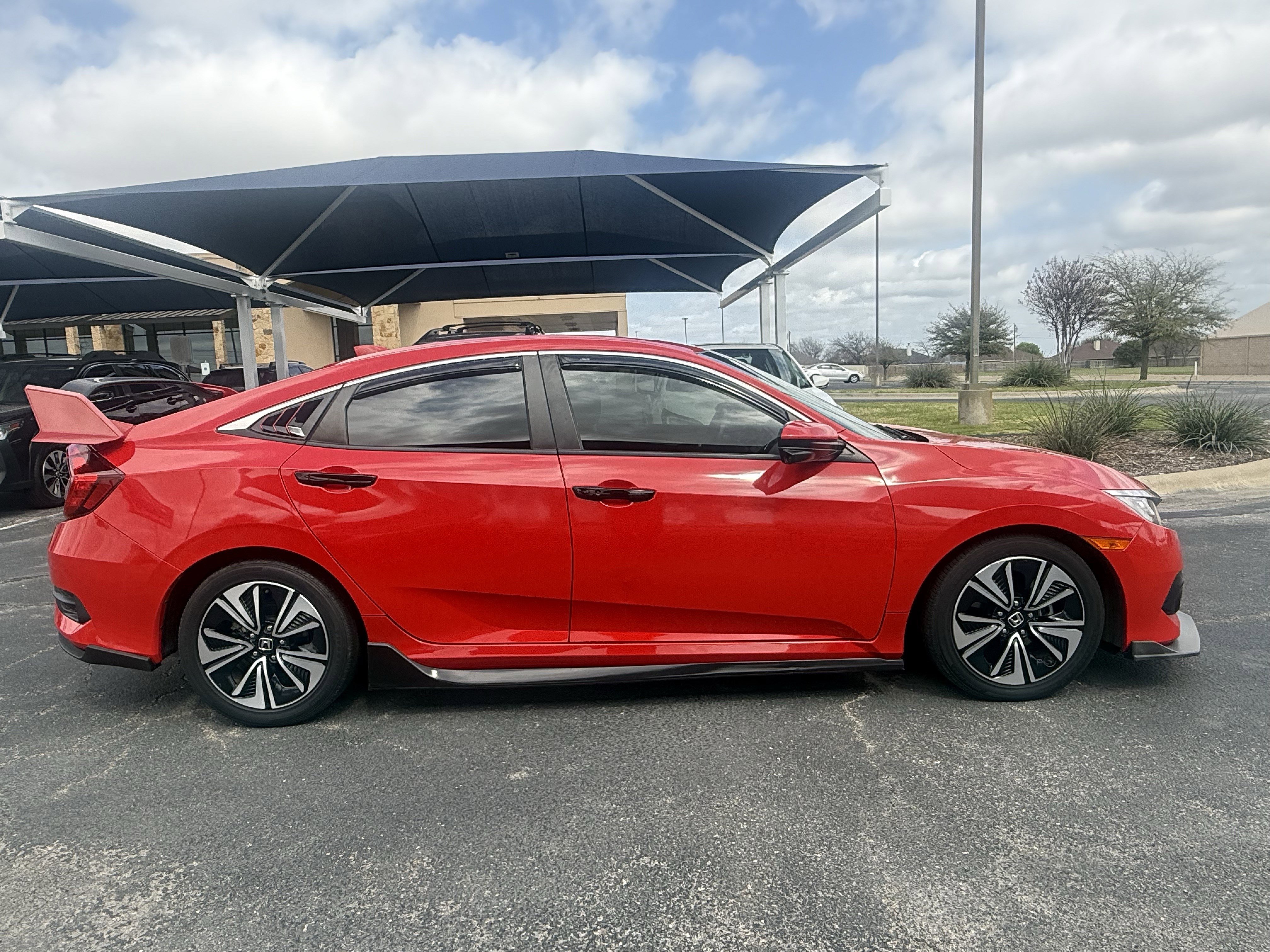 Used 2018 Honda Civic EX-T image 8