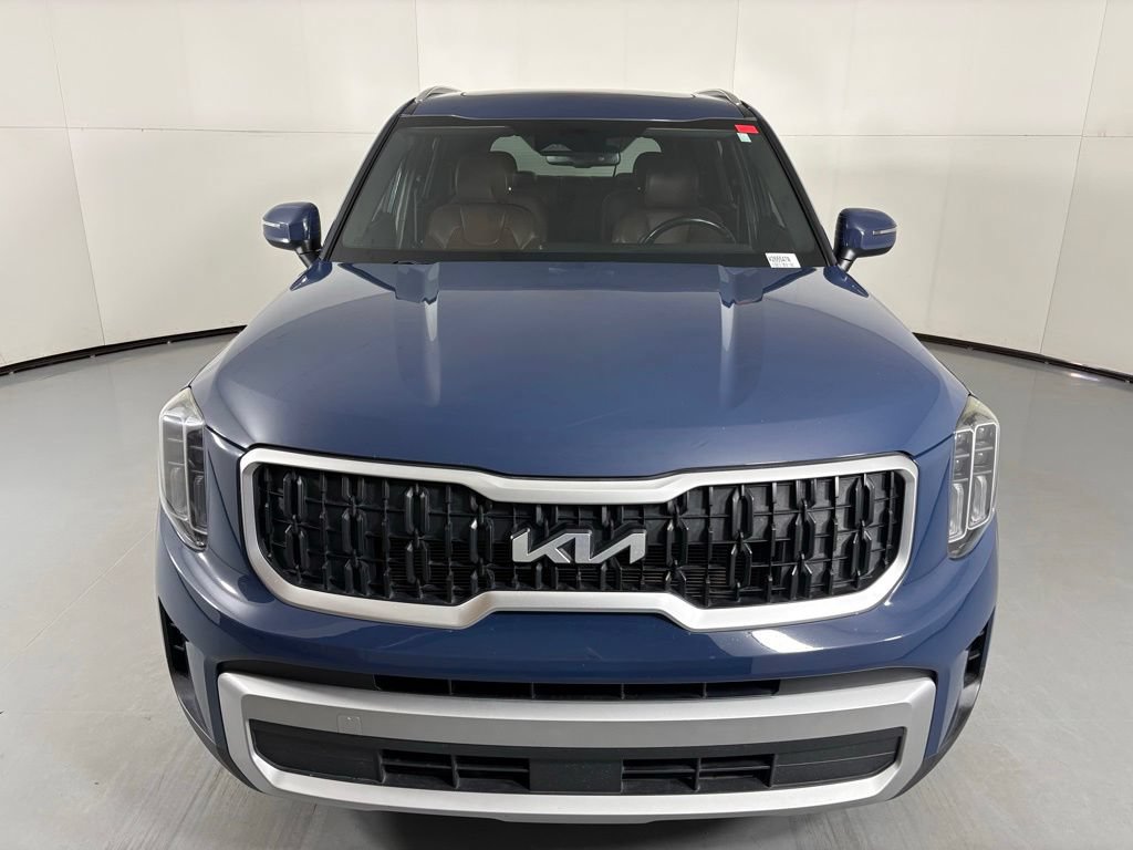 Used 2023 Kia Telluride EX w/ EX Captain's Chair Package FWD image 4