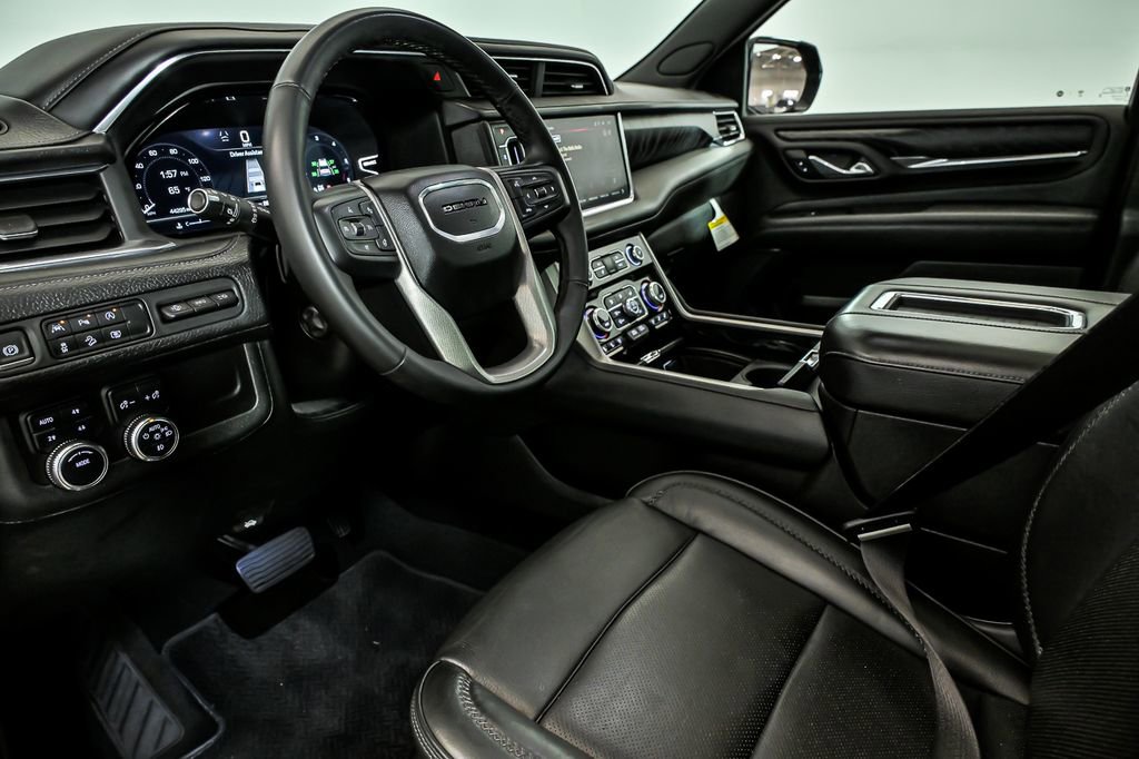 Used 2023 GMC Yukon XL Denali AWD/4WD image 12