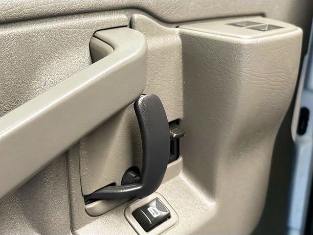 Used 2020 Chevrolet Express 2500 w/ Driver Convenience Package image 17