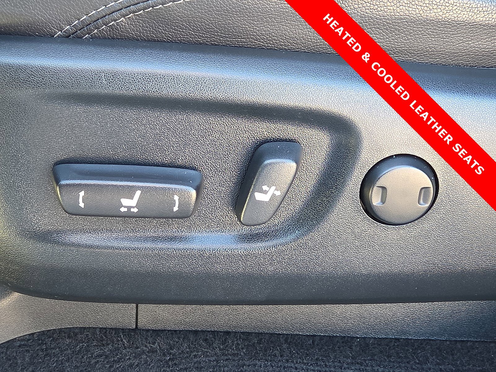 Used 2023 Toyota 4Runner Limited image 14