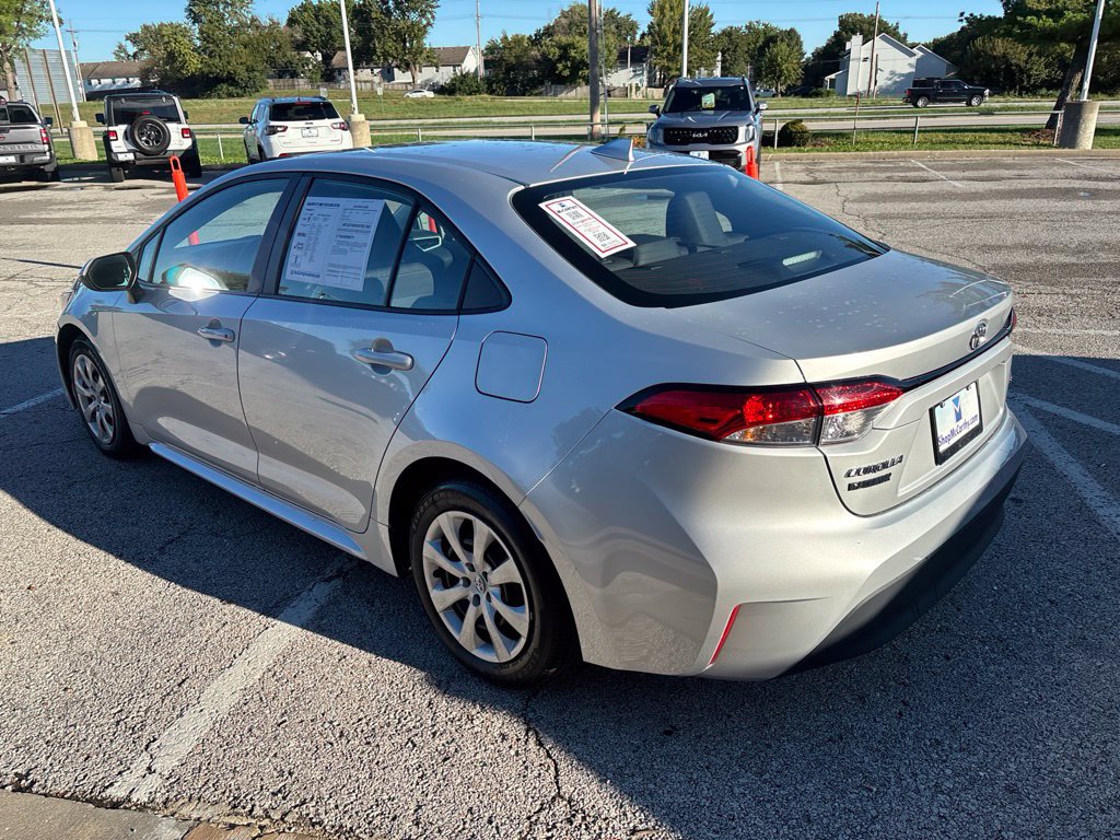 Used 2025 Toyota Corolla LE FWD image 6