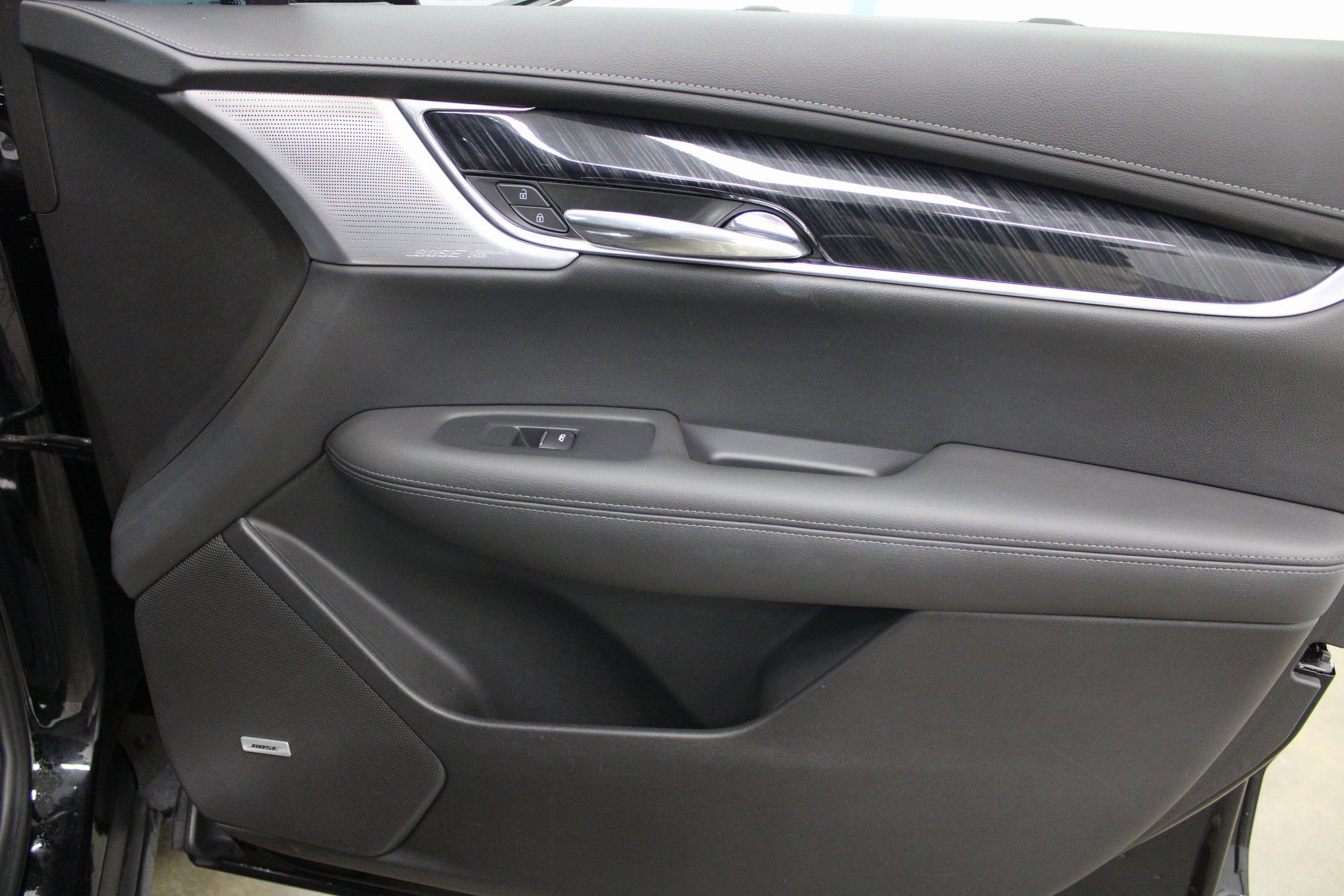 Used 2023 Cadillac XT6 Premium Luxury image 32