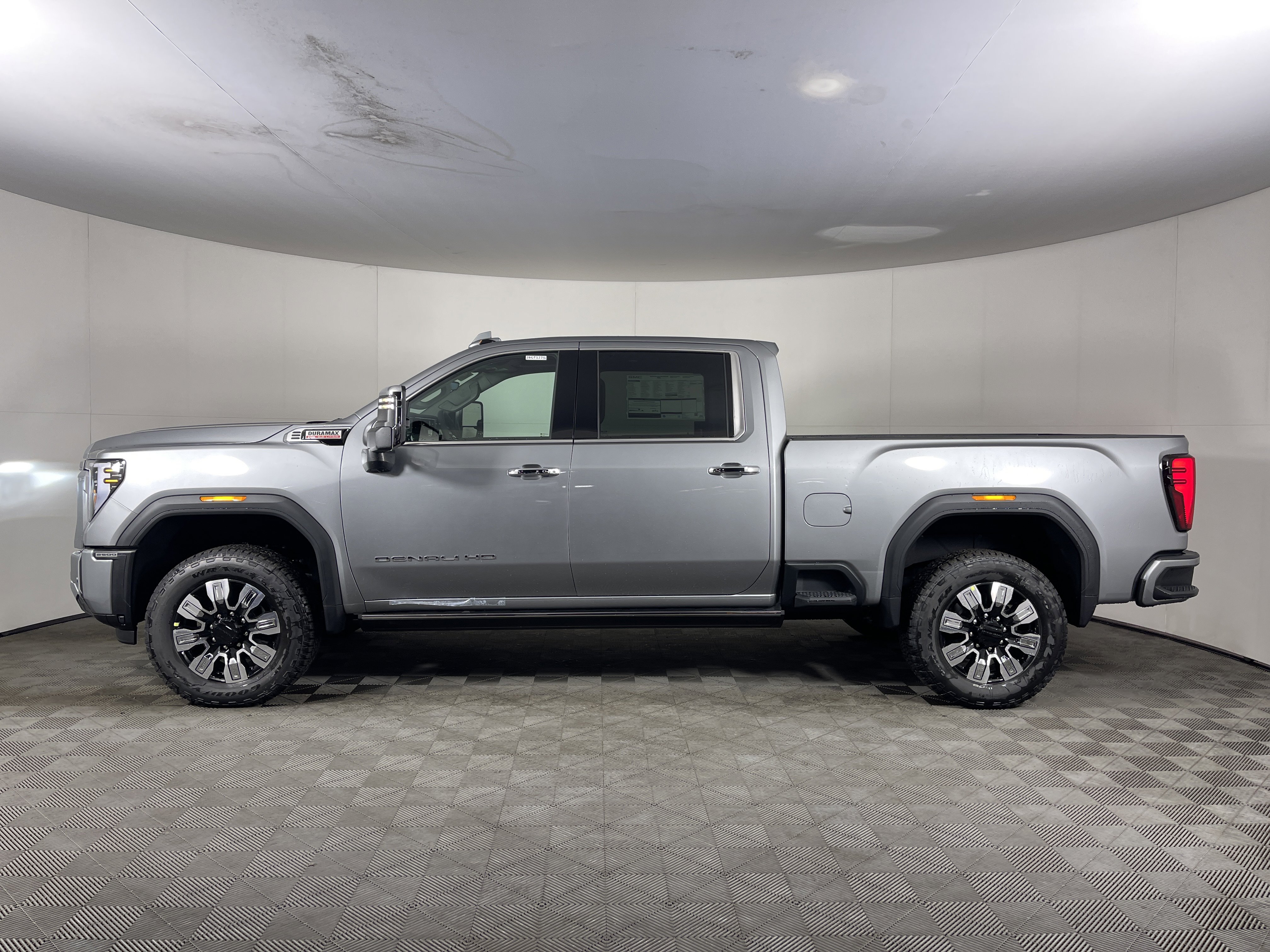 New 2026 GMC Sierra 2500 Denali w/ Denali Reserve Package image 3