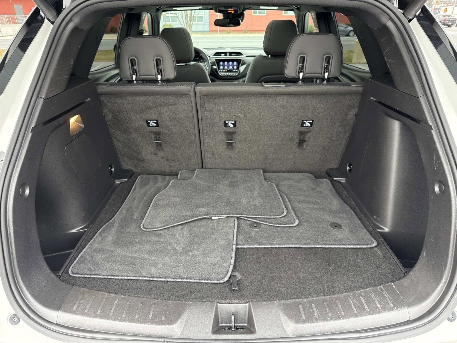 Used 2023 Chevrolet TrailBlazer RS w/ Sun and Liftgate Package image 21