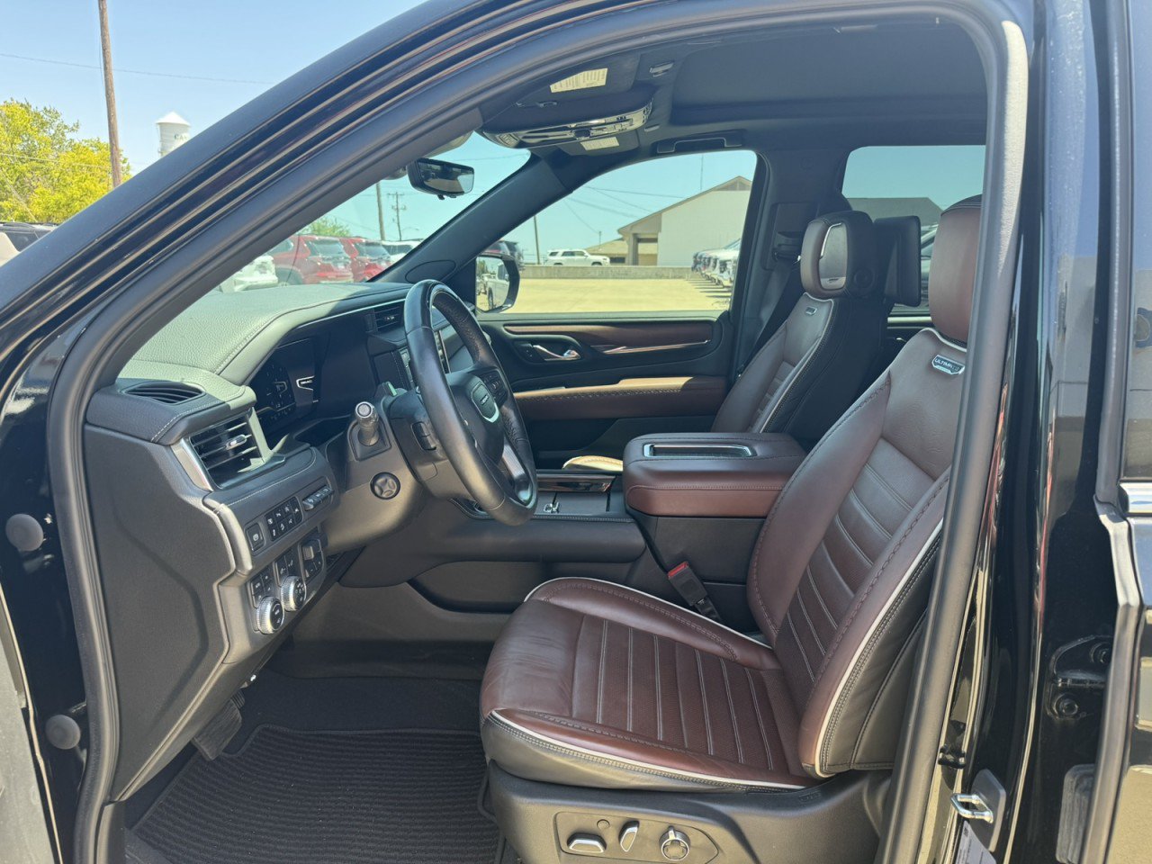 Certified 2023 GMC Yukon Denali Ultimate AWD/4WD image 9