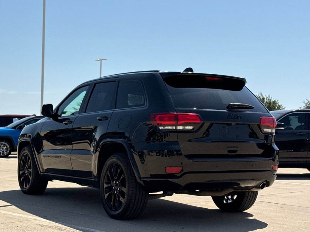 Used 2022 Jeep Grand Cherokee Laredo X RWD image 6