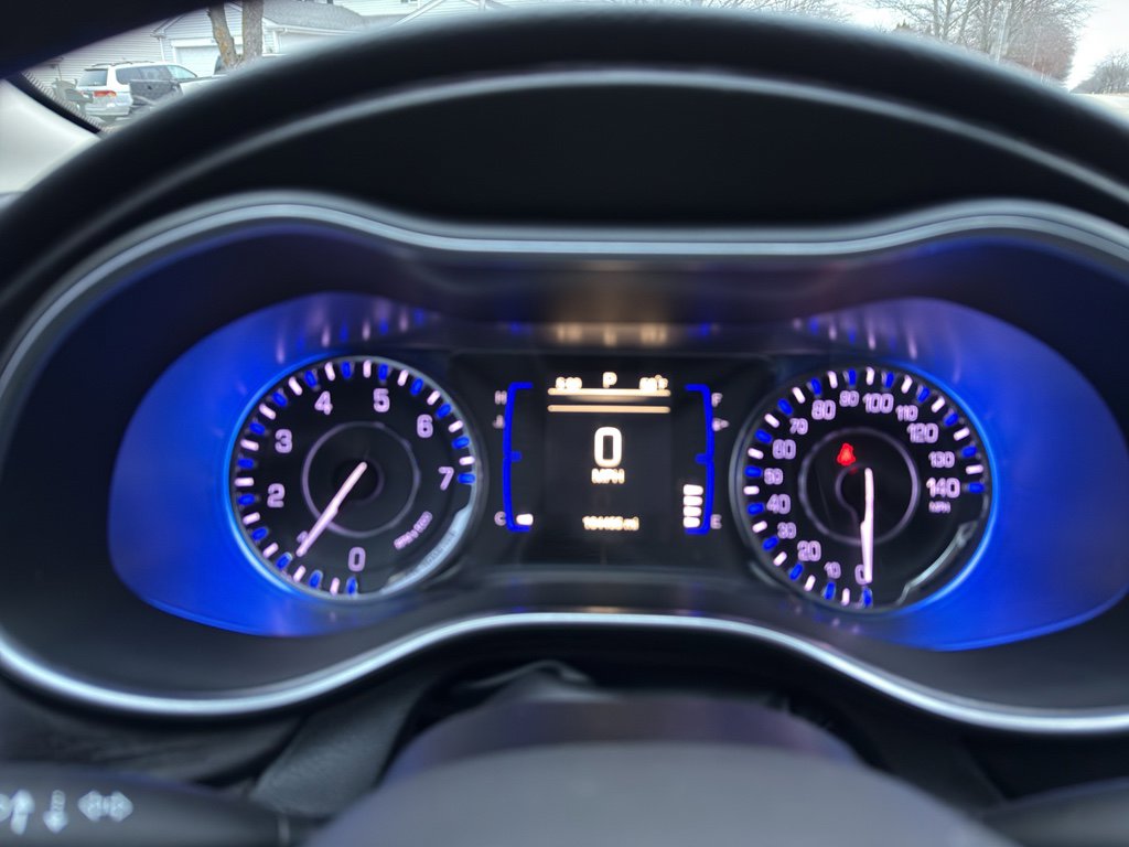 Used 2017 Chrysler 200 Limited Platinum FWD image 19