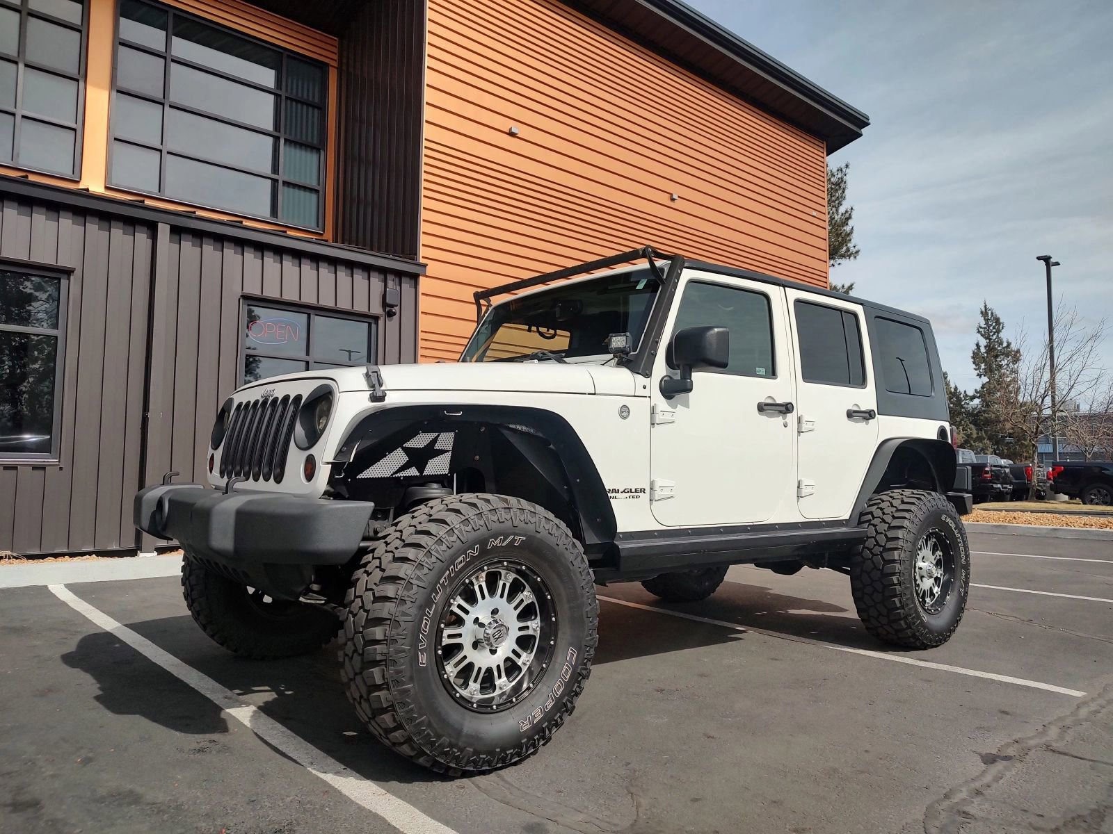 Used 2009 Jeep Wrangler Unlimited Rubicon image 1