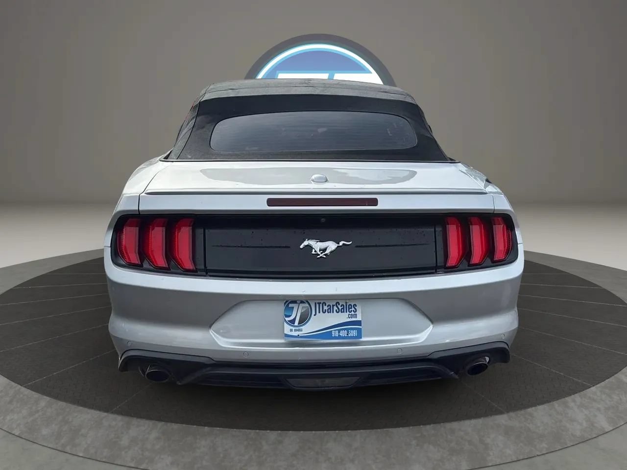 Used 2018 Ford Mustang Premium RWD image 9