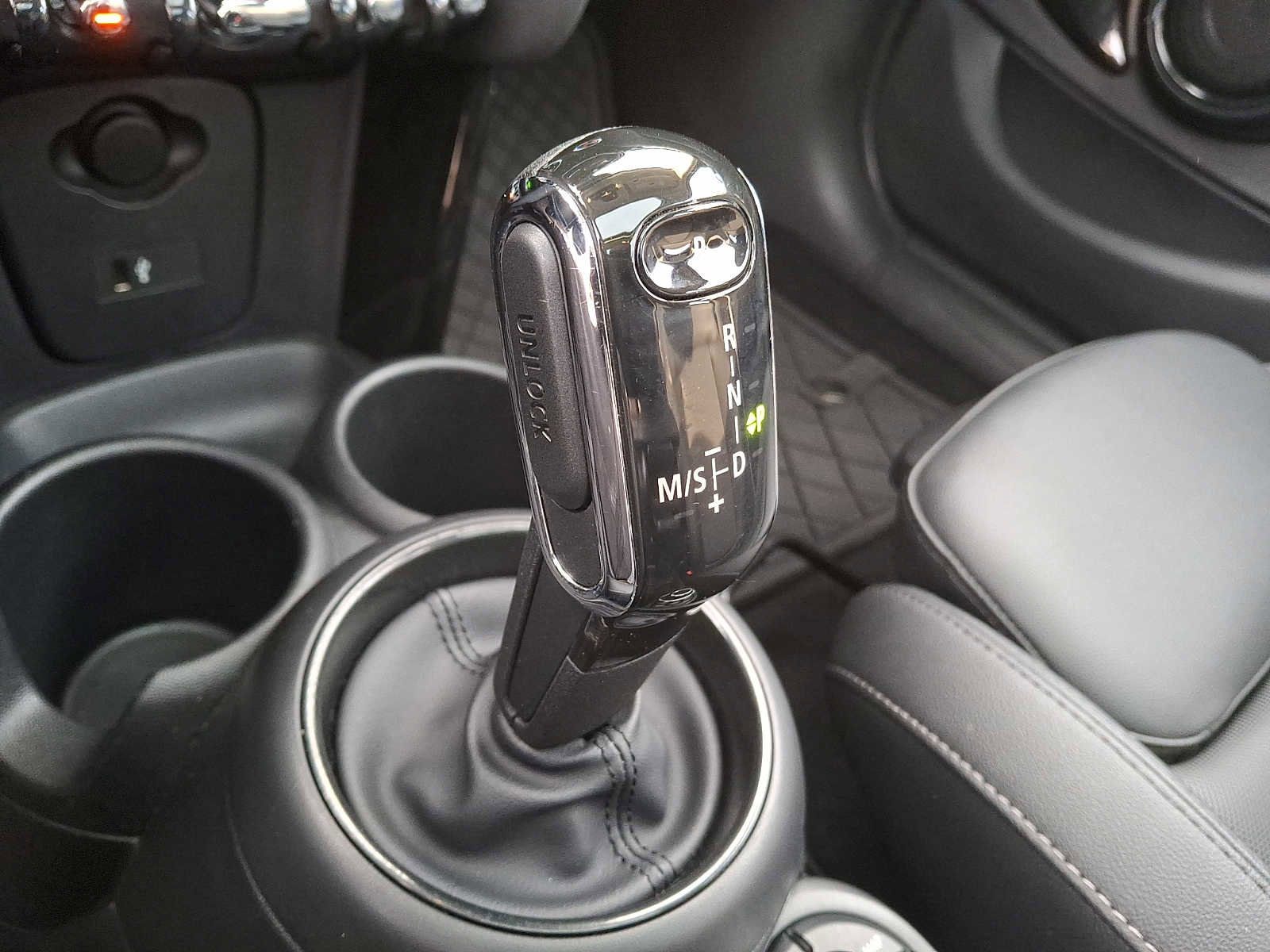 Certified 2023 MINI Cooper S image 9