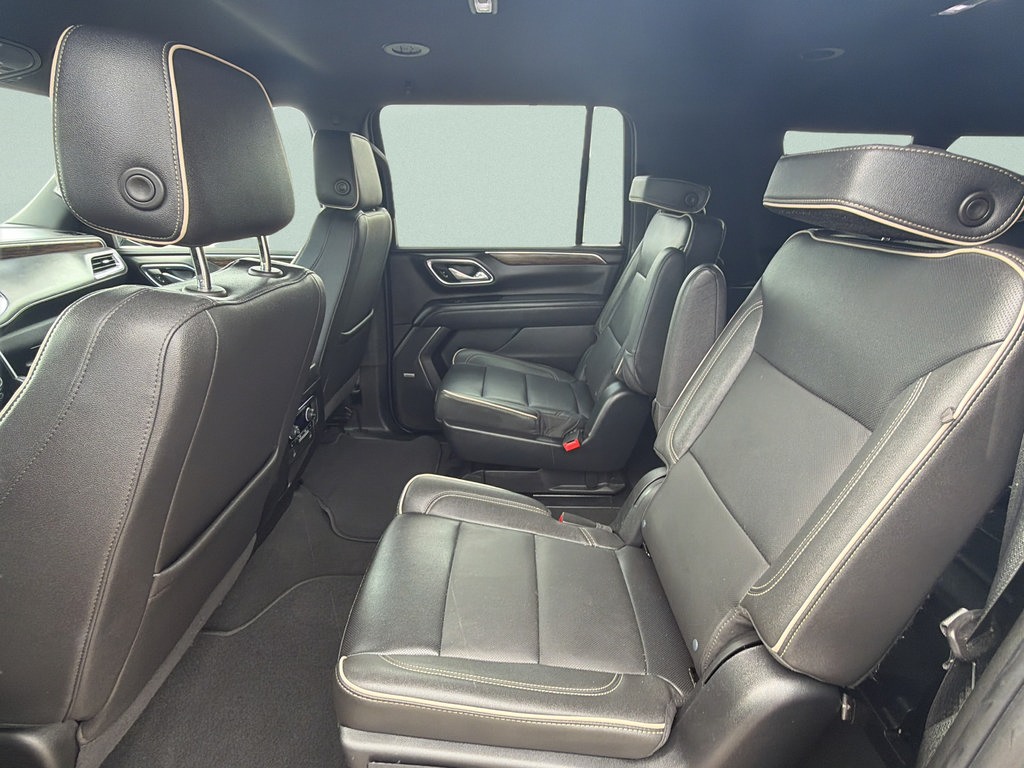 Used 2023 Chevrolet Suburban Premier RWD image 14