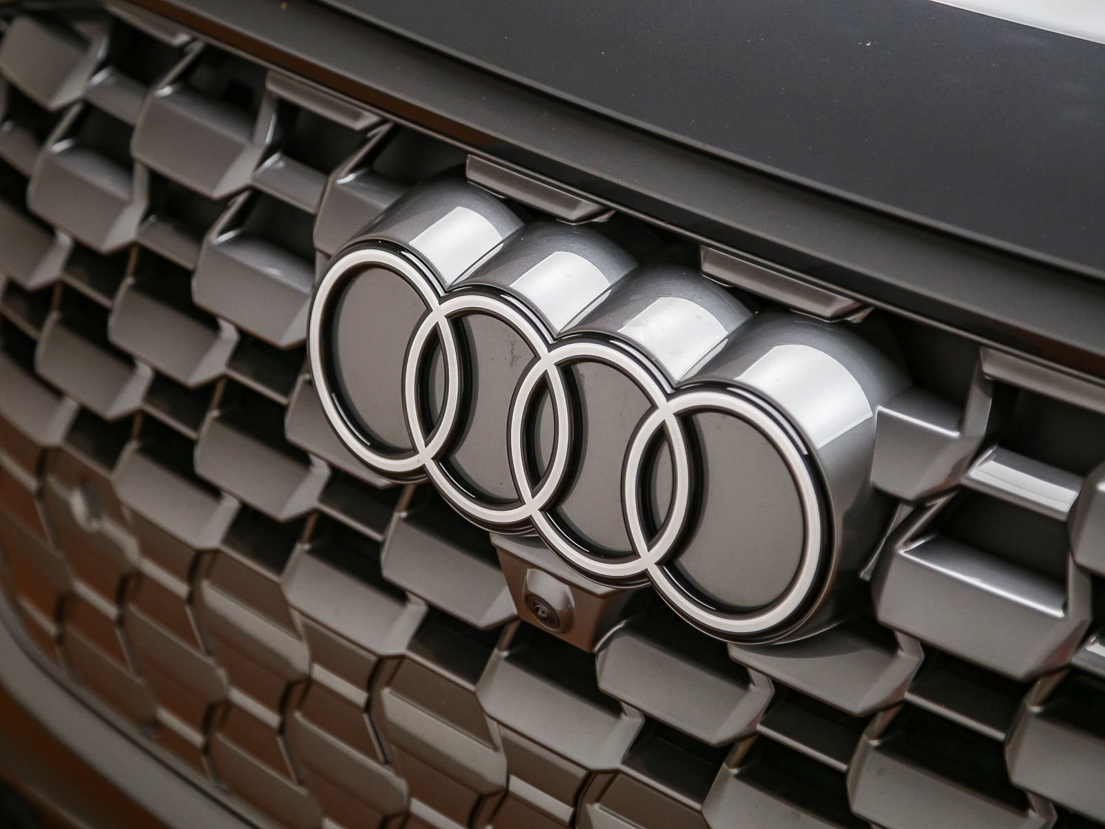 Certified 2025 Audi Q5 Prestige AWD/4WD image 9