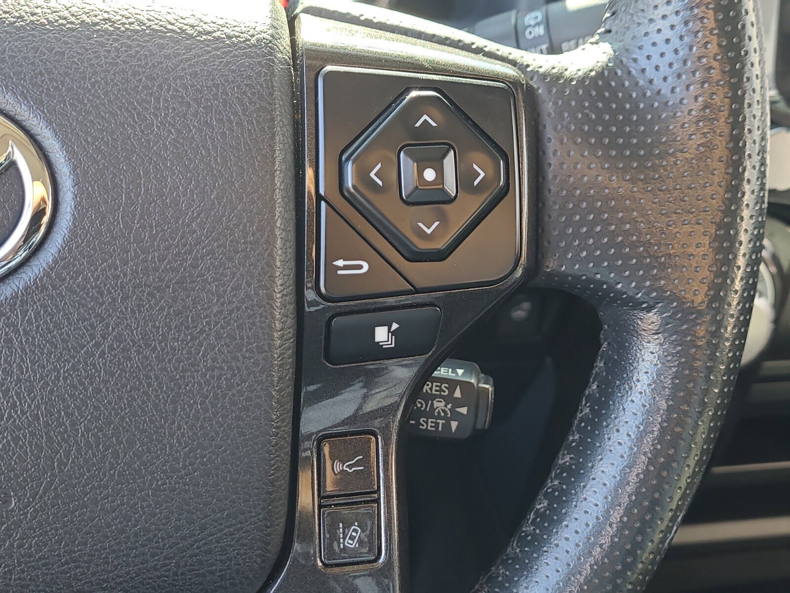 Used 2023 Toyota 4Runner TRD Off-Road Premium image 23