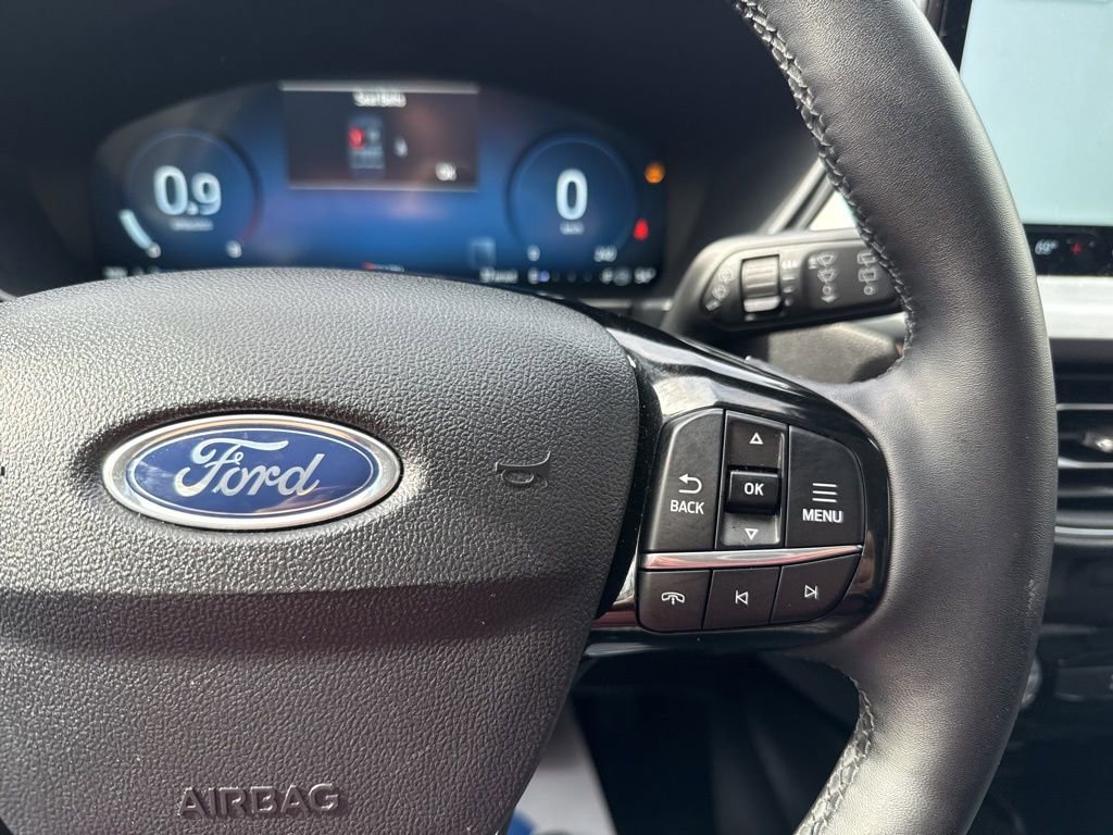 Used 2025 Ford Escape Platinum AWD/4WD image 17