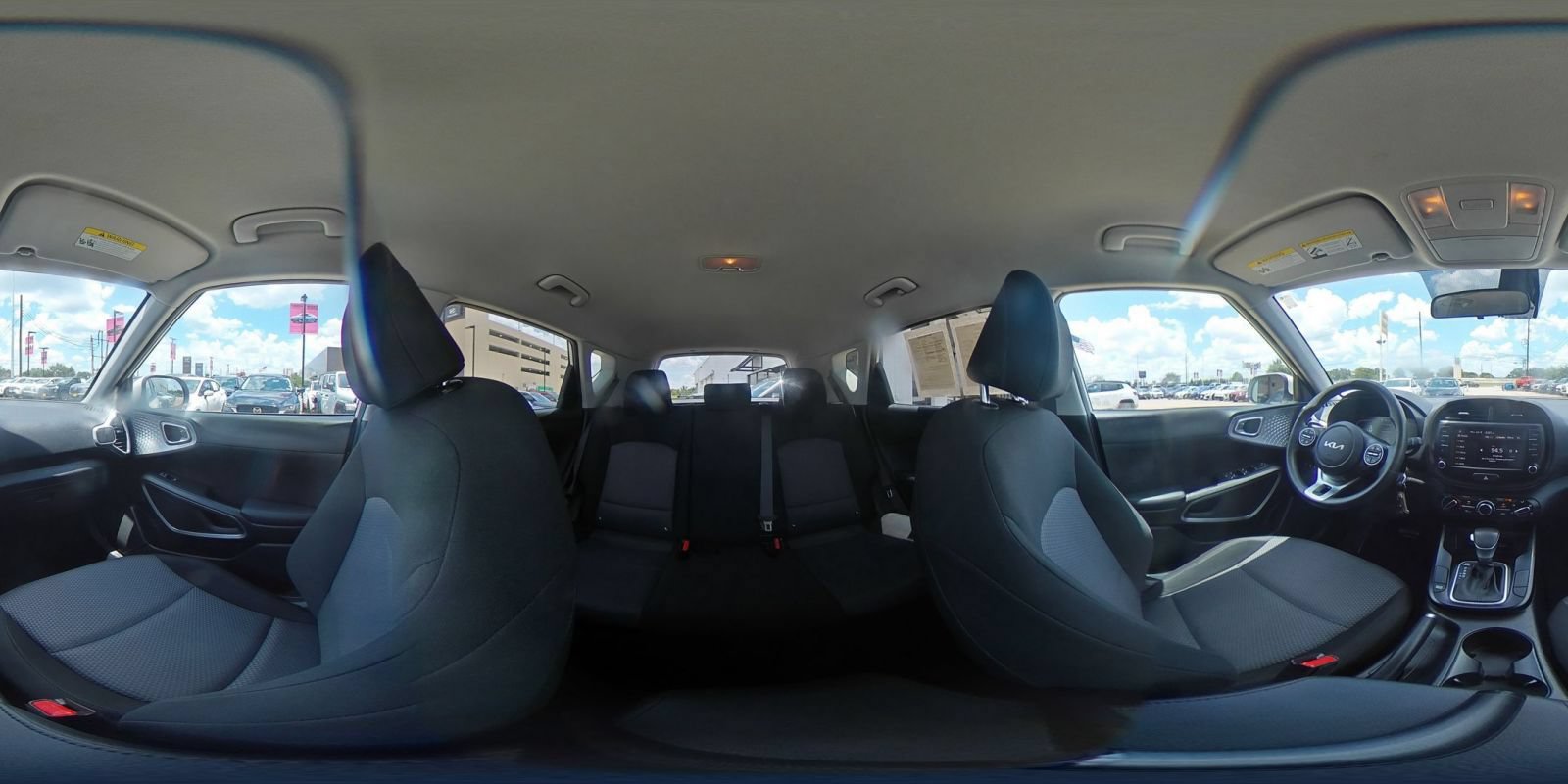 Used 2025 Kia Soul LX w/ LX Technology Package FWD image 40