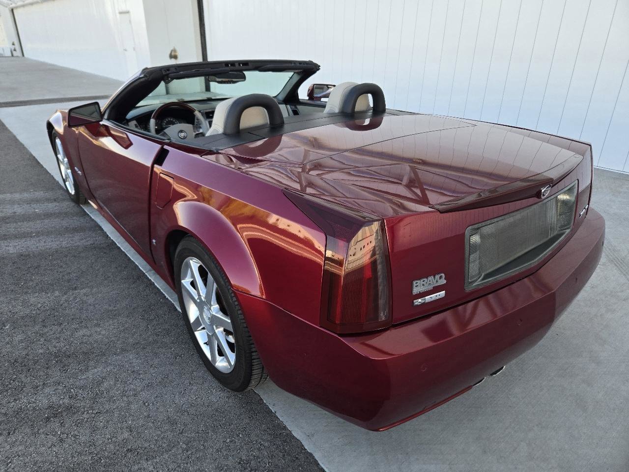 Used 2006 Cadillac XLR image 15