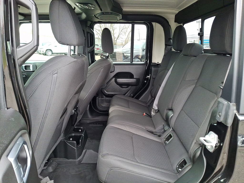 Used 2022 Jeep Gladiator Sport AWD/4WD image 13