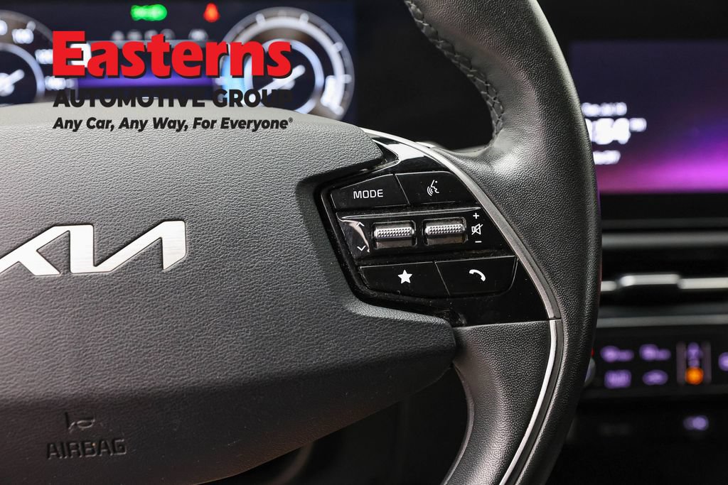 Used 2023 Kia Niro Wind w/ Wind Preserve Package FWD image 16