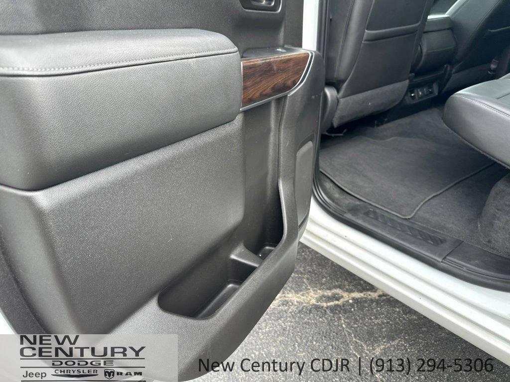 Used 2020 GMC Sierra 1500 SLT w/ Driver Alert Package II AWD/4WD image 13