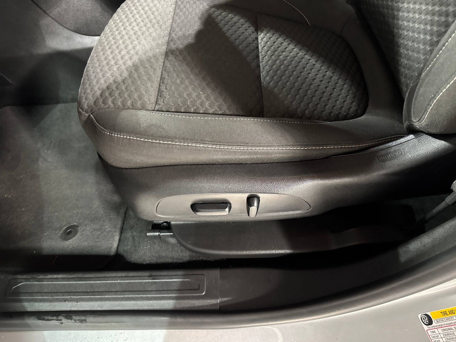 Used 2019 GMC Acadia SLE image 24