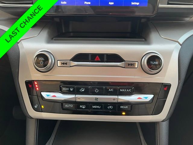 Used 2022 Ford Explorer XLT w/ Equipment Group 202A image 21