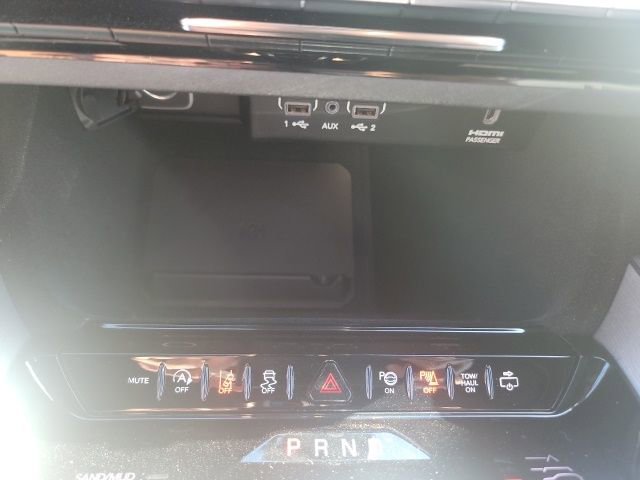 New 2024 Jeep Wagoneer L Series II w/ Convenience Group I image 21