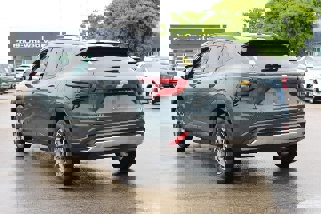 Used 2025 Chevrolet Trax LT image 3