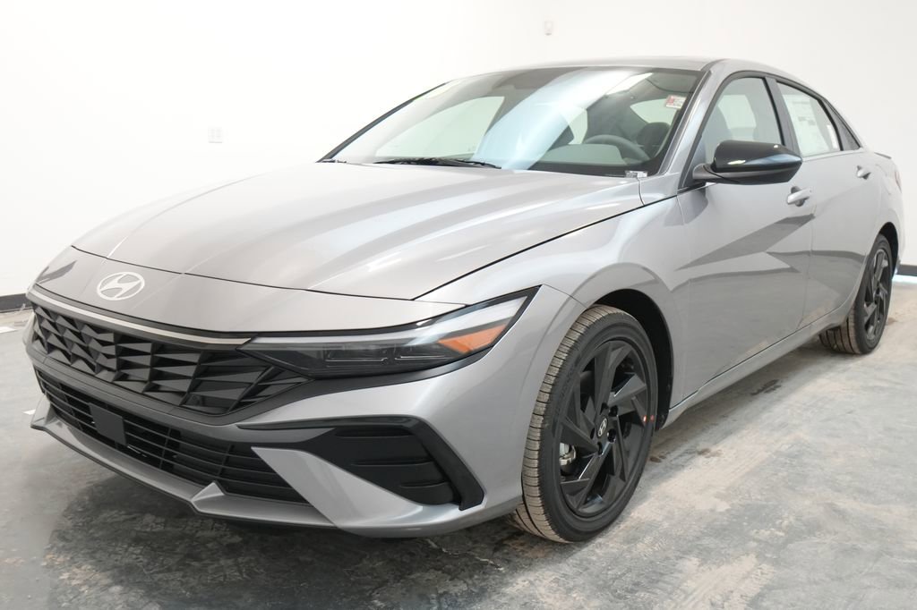 New 2026 Hyundai Elantra SEL Sport image 3