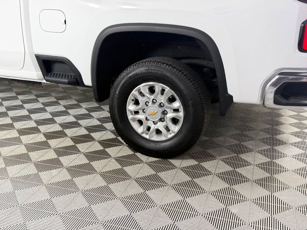 Used 2025 Chevrolet Silverado 2500 LTZ w/ LTZ Convenience Package AWD/4WD image 12