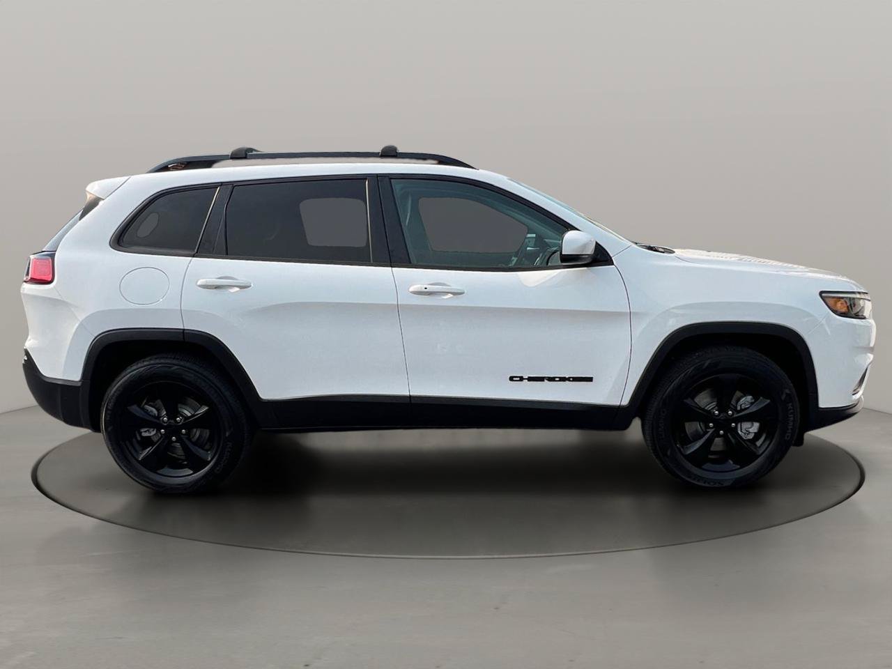 Used 2019 Jeep Cherokee Latitude Plus AWD/4WD image 7