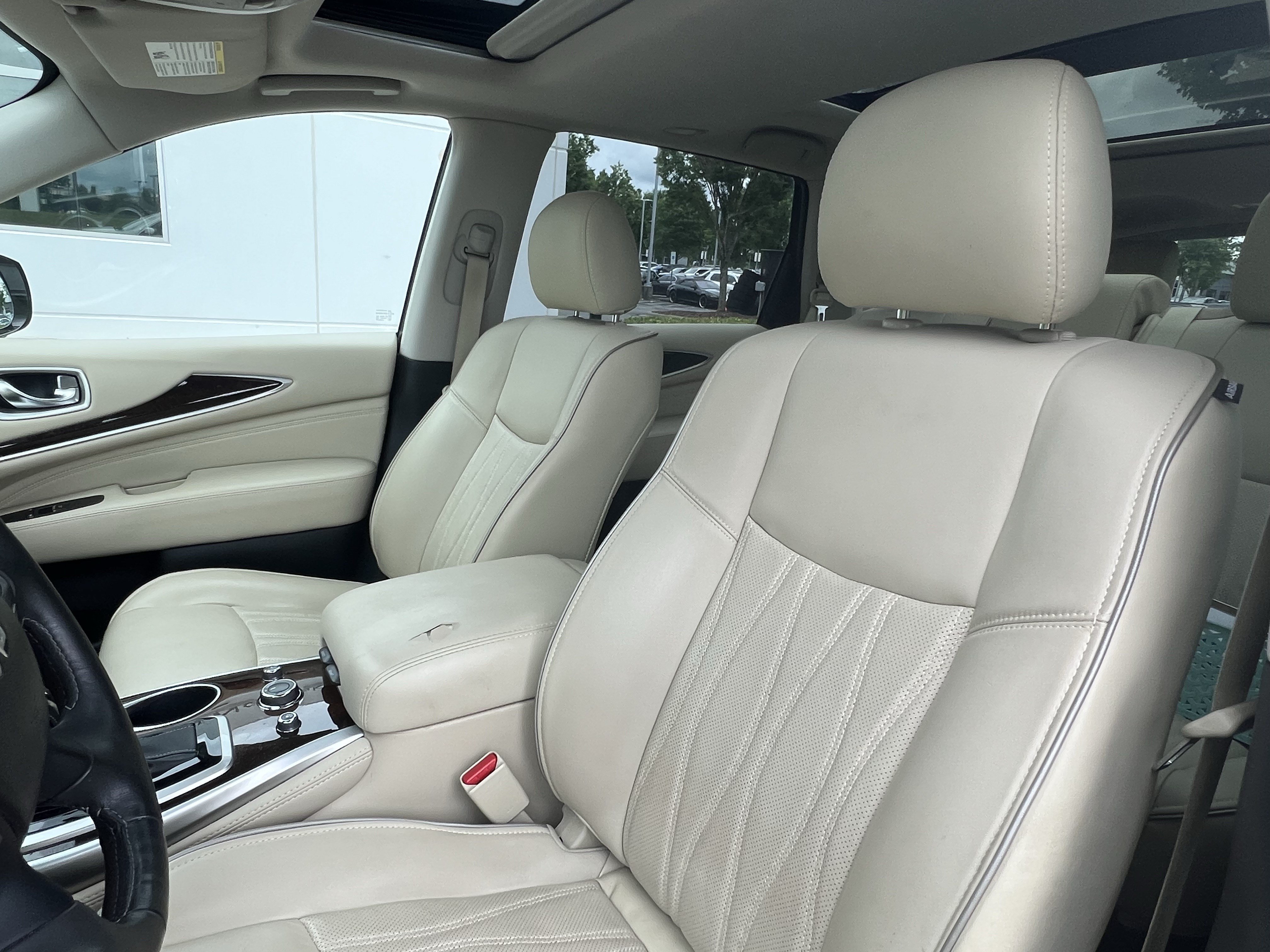 Used 2019 INFINITI QX60 Luxe w/ Sensory Package FWD image 16