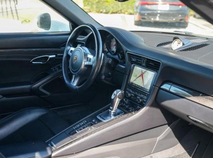 Used 2016 Porsche 911 Turbo S image 3