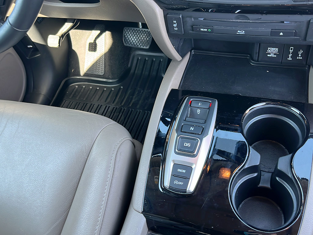 Used 2017 Honda Pilot Touring image 24