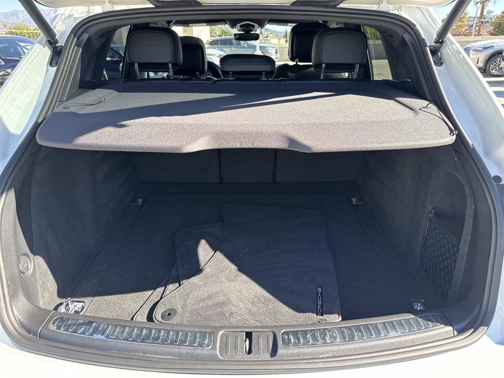 Used 2024 Porsche Macan S image 6