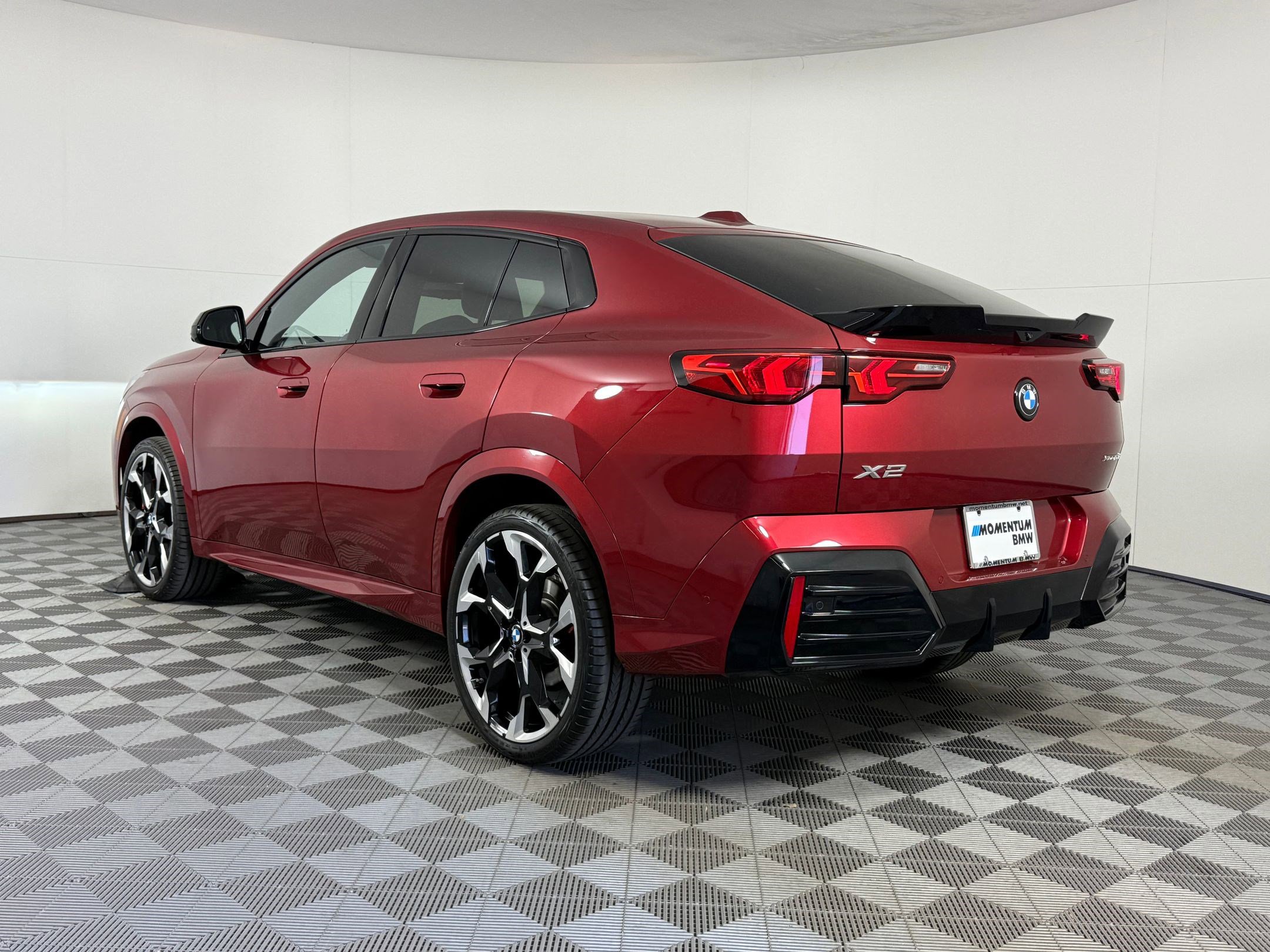 Used 2025 BMW X2 xDrive28i w/ Premium Package image 3