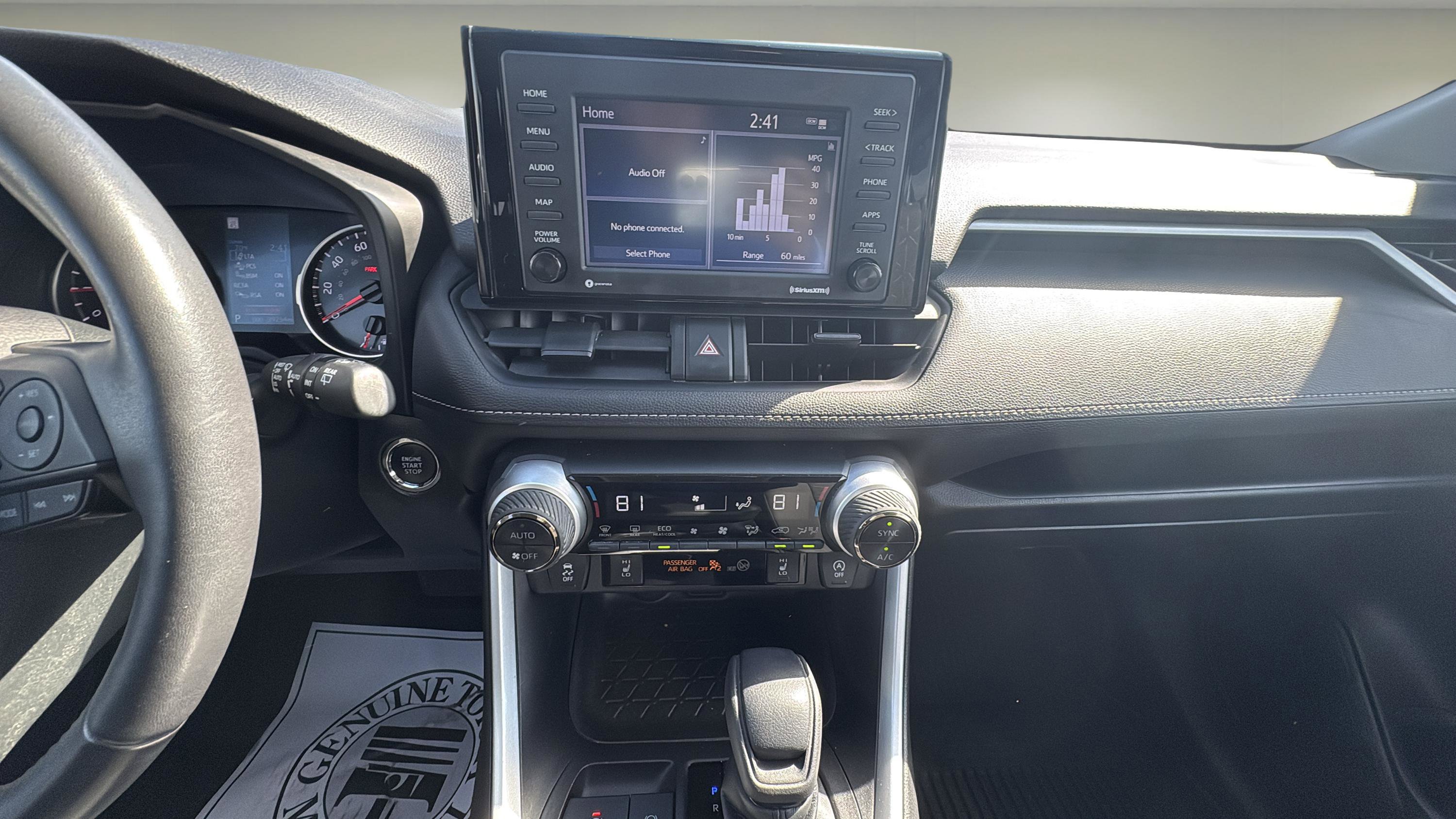 Used 2022 Toyota RAV4 XLE w/ Convenience Package image 10